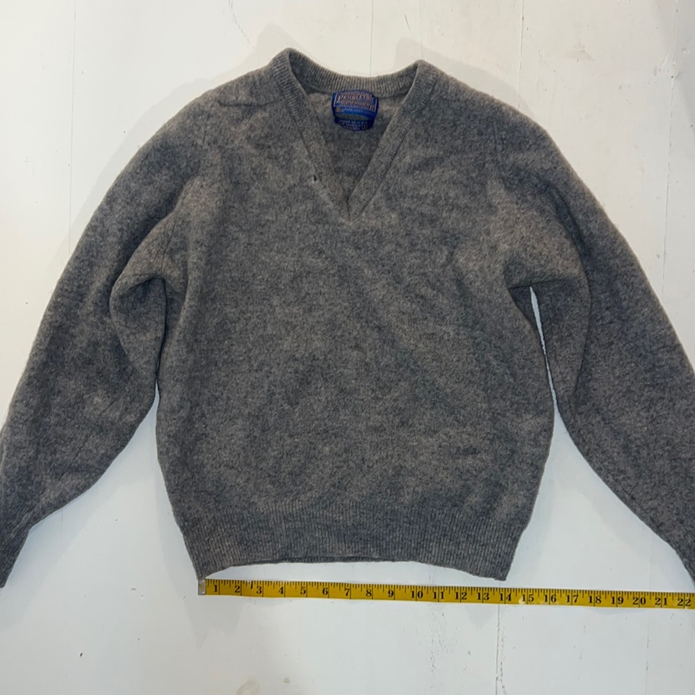 Pendleton 100% virgin wool grey sweater